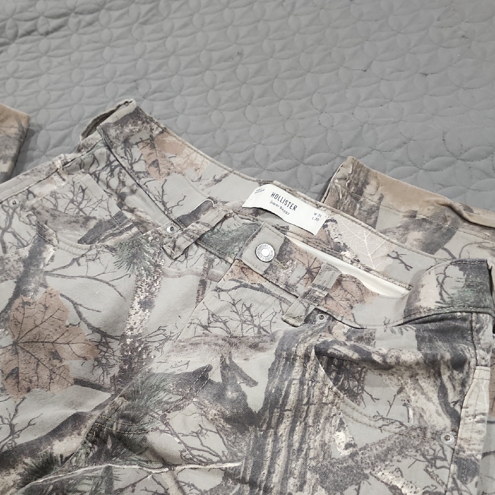 Like New Hollister Woodland Camouflage Pants - Picture 6 of 11